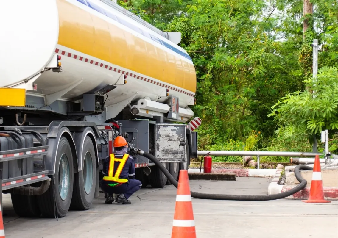 Usta Tanker - Kapak görseli 4
